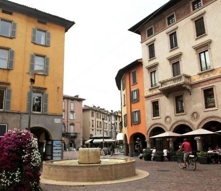 Carrara Deluxe * Bergamo