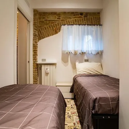 Carrara Deluxe Apartment