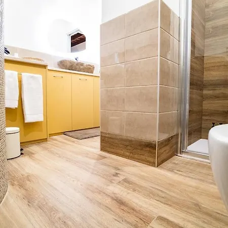 アパート Carrara Deluxe