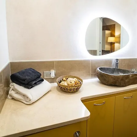 Carrara Deluxe アパート ベルガモ